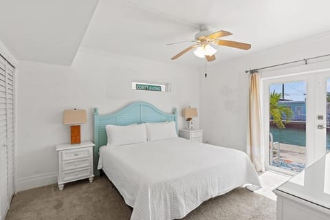 Marlin Manor - Waterfront Home, 55' Dock, 2min to Open Ocean! House in Marathon