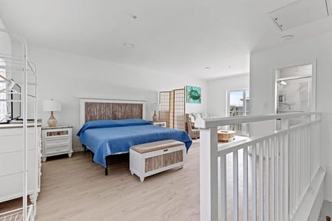 Ocean Isles #98 - Ocean Views, Resort Style Pool House in Marathon