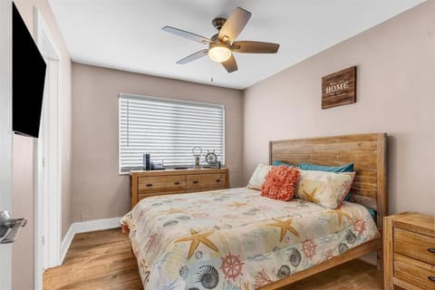 Reel Deal - Waterfront Pool Home, 76' Dock House in Marathon