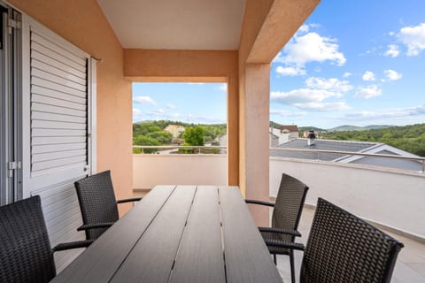 Apartment Desiree Bilice - Sibenik Apartment in Šibenik