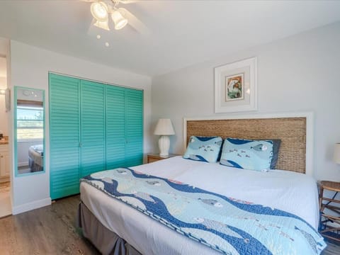 Sanctuary Bay - Private Waterfront Home, 42' Dock House in Marathon