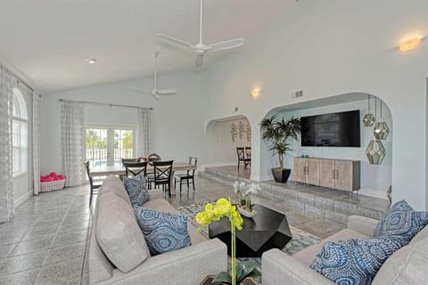 Reel Relaxin` - Luxury Waterfront Pool Home, 55' Dock House in Marathon