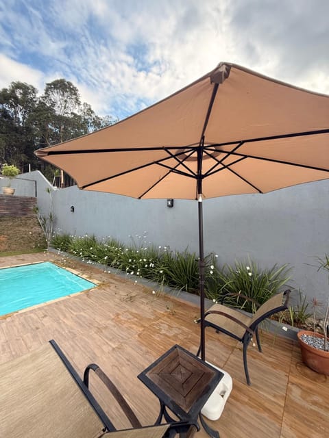 Chalé Alto da Colina Sebollas - Paraíba do Sul House in State of Rio de Janeiro