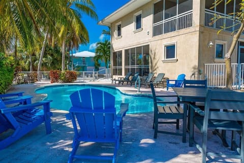 Sombrero Beach Beauty- Luxury Waterfront Pool Home, 50` Dock House in Marathon