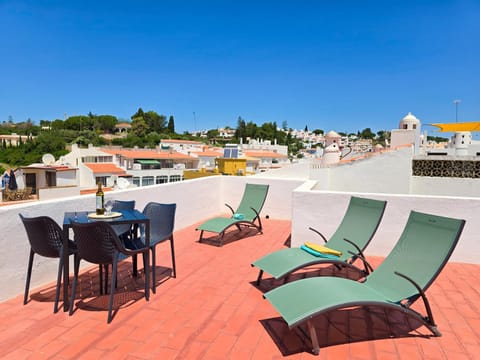 View (from property/room), Balcony/Terrace, Dining area, sunbed