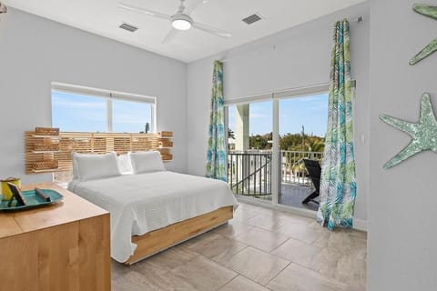 Tipsy Turtle - Waterfront Pool Home, Direct Atlantic Access! House in Marathon