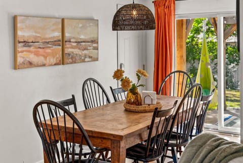 The Gather House Stylish Stay w Room to Play House in Westminster