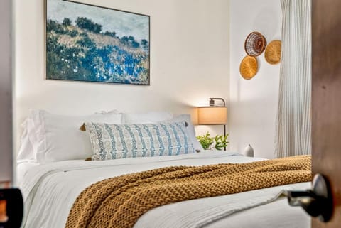 The Gather House Stylish Stay w Room to Play House in Westminster