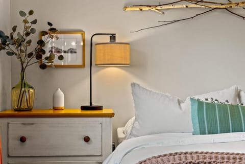 The Gather House Stylish Stay w Room to Play House in Westminster