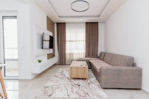 Communal lounge/ TV room, TV and multimedia, Living room, Seating area, Evening entertainment