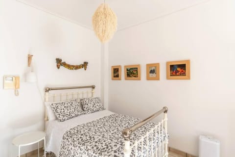 Cozy, Day-light Studio by The Mall Apartment in Chalandri