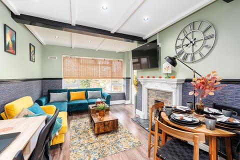 The Cozy Corner near NEC Birmingham Airport Entire Apartment Work Desk Apartment in Metropolitan Borough of Solihull