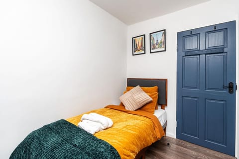 The Cozy Corner near NEC Birmingham Airport Entire Apartment Work Desk Apartment in Metropolitan Borough of Solihull