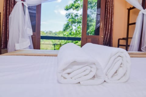 Bed, Bedroom, towels