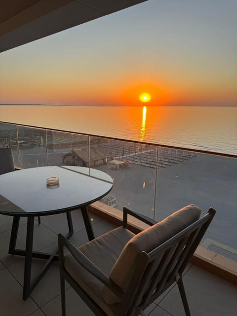 Balcony/Terrace, Dining area, Sea view, Sunrise