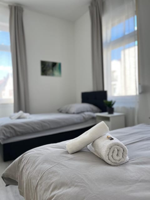 Bed, Photo of the whole room, Bedroom, towels