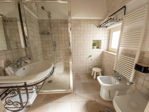 Shower, Toilet, bidet