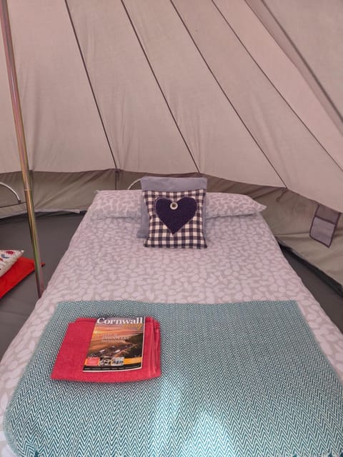 Emilies Bell Tent Campground/
RV Resort in England