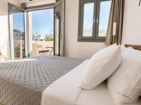 Bed, View (from property/room), Balcony/Terrace, Photo of the whole room, Bedroom