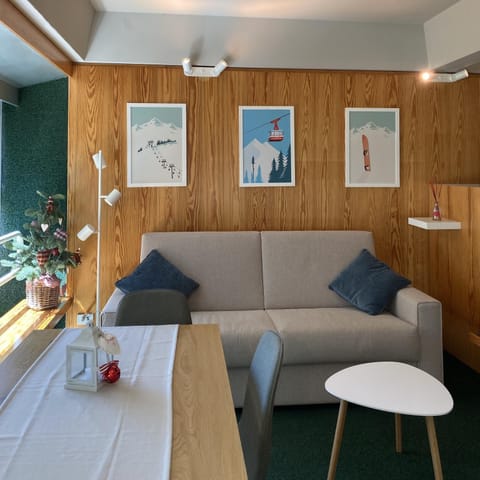 Marilleva1400 Direct Access to Skii Slopes Apartment in Province of Brescia