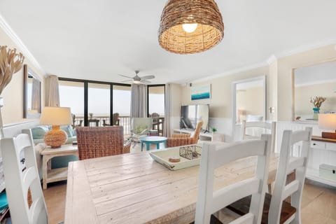 115 Charleston Oceanfront Villas Beach Daze House in Folly Beach