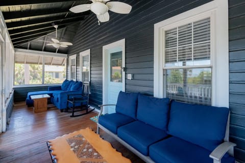 306 E Arctic Ave. House in Folly Beach