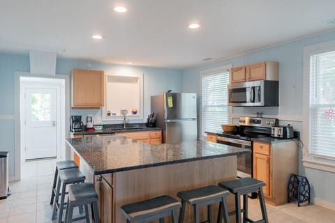 306 E Arctic Ave. House in Folly Beach