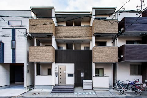 Property building, Day