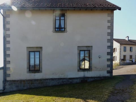 Gîte Authentique dans le Parc Régional, Animaux Acceptés - FR-1-583-464 House in Vosges