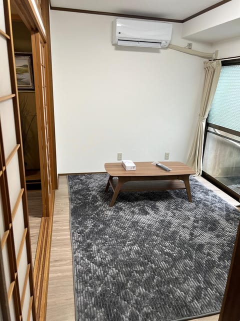 Living room, Seating area, air conditioner