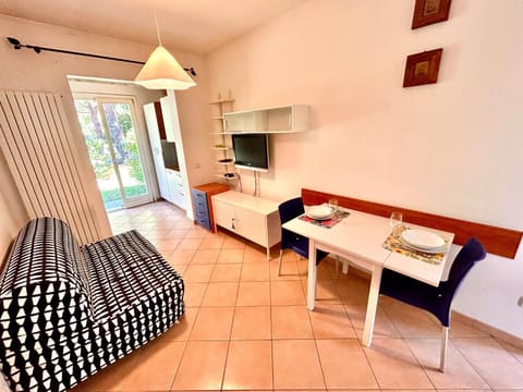 Bilocale Leonardo a Sirolo, con giardino a due passi dal centro Apartment in Sirolo