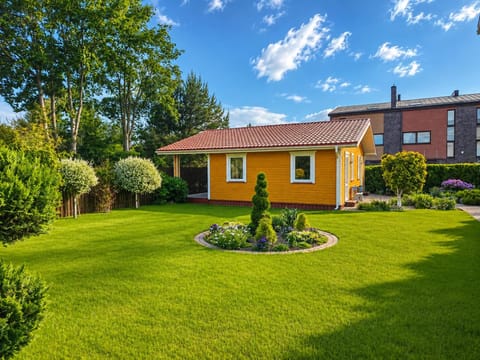 Property building, Day, Natural landscape, Garden, Garden view