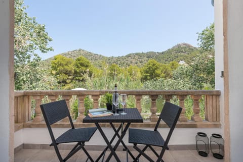 Balcony/Terrace, Mountain view