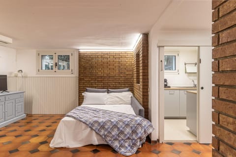 Kitchen or kitchenette, Photo of the whole room, Bedroom