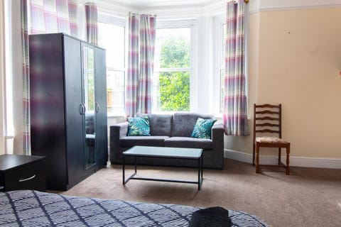 Thornbury Guest House Room 1 Bed and Breakfast in Southampton