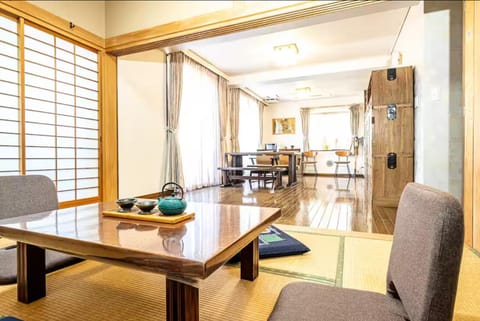 Living room, Seating area, Dining area