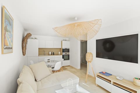 kitchen, air conditioner