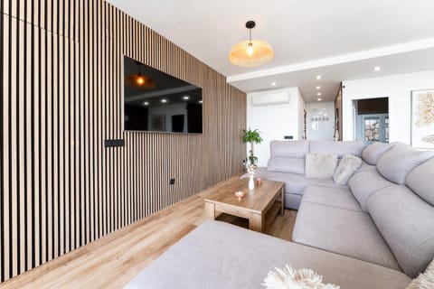 TV and multimedia, Dining area