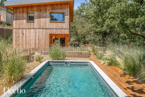 Property building, Garden, Garden view, Swimming pool