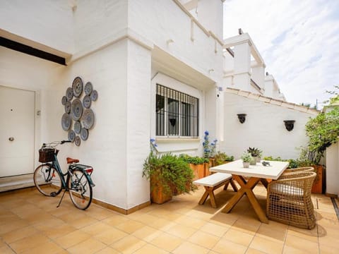 Townhouse in Los Naranjos House in Marbella