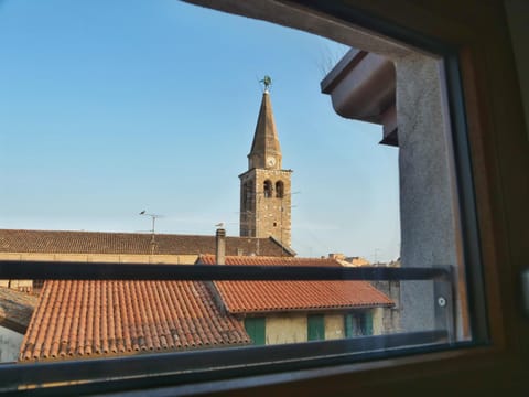 Day, View (from property/room), City view, City view, Landmark view, Landmark view