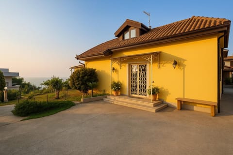 Property building, Day
