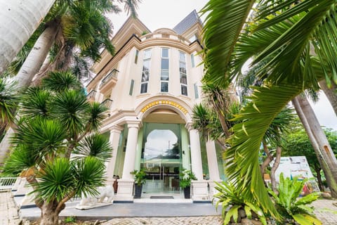 Property building, Facade/entrance