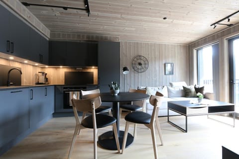 Kitchen or kitchenette, Living room, Seating area, Dining area, kitchen