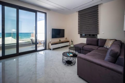 TV and multimedia, Living room, Seating area, Sea view