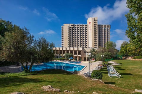 Property building, Pool view