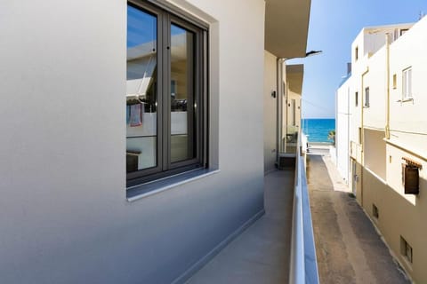 Property building, Balcony/Terrace, Sea view