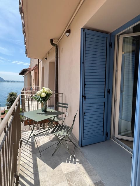Natural landscape, View (from property/room), Balcony/Terrace, Lake view