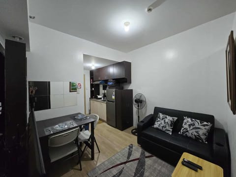 TV and multimedia, Kitchen or kitchenette, Living room, Seating area, Dining area, minibar, stove