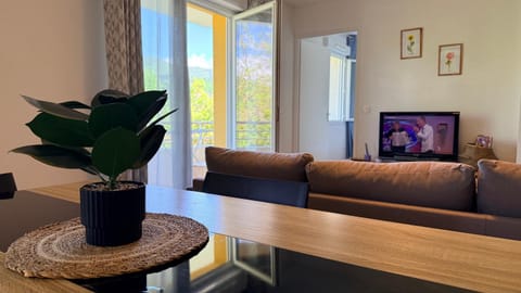 TV and multimedia, View (from property/room), Balcony/Terrace, Living room